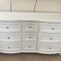 Vintage Looking Dresser