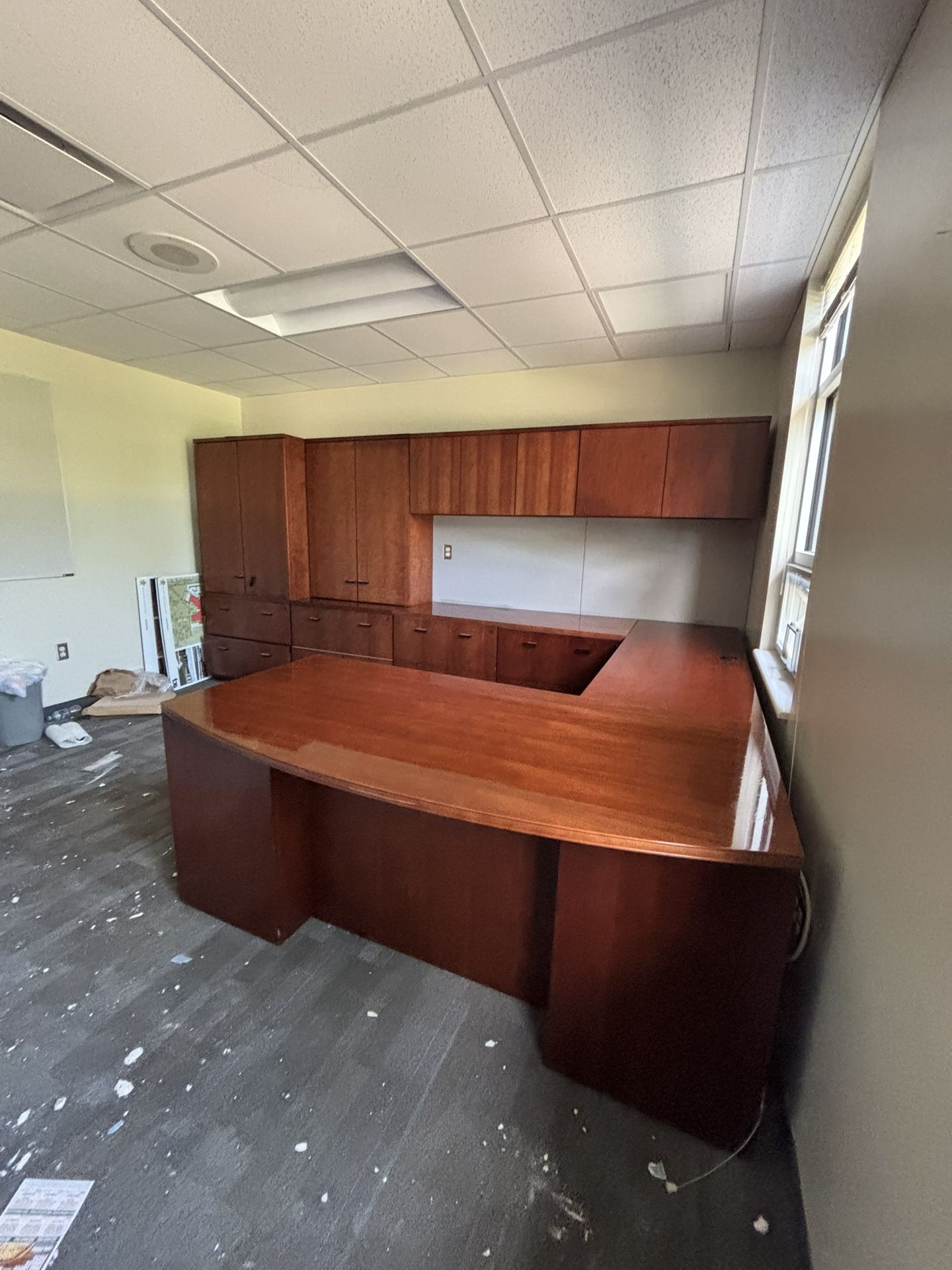 Principal’s Desk Complete Set Up