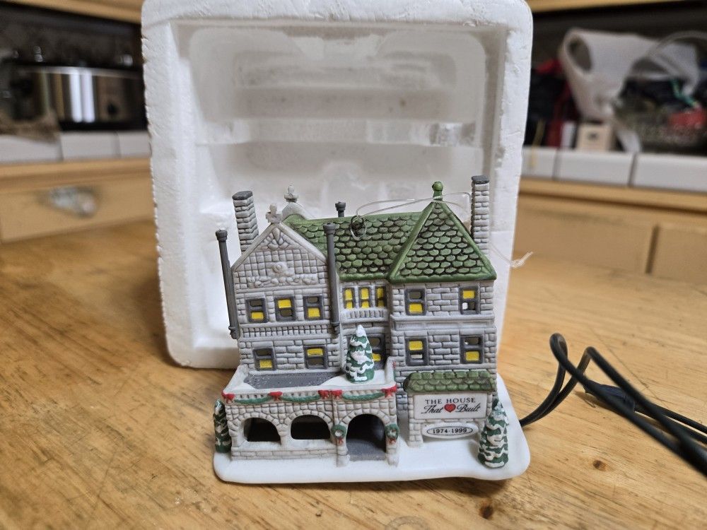 Dept 56 Ronald McDonald 25th Anniversary The First House That Love Built Orn.