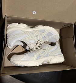 Cream Asics (Women Size) 9 1/2