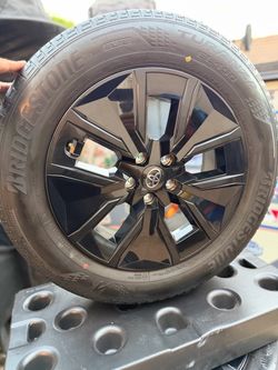 (New )OEM Bridgestone tires 18-inch 235/60R18