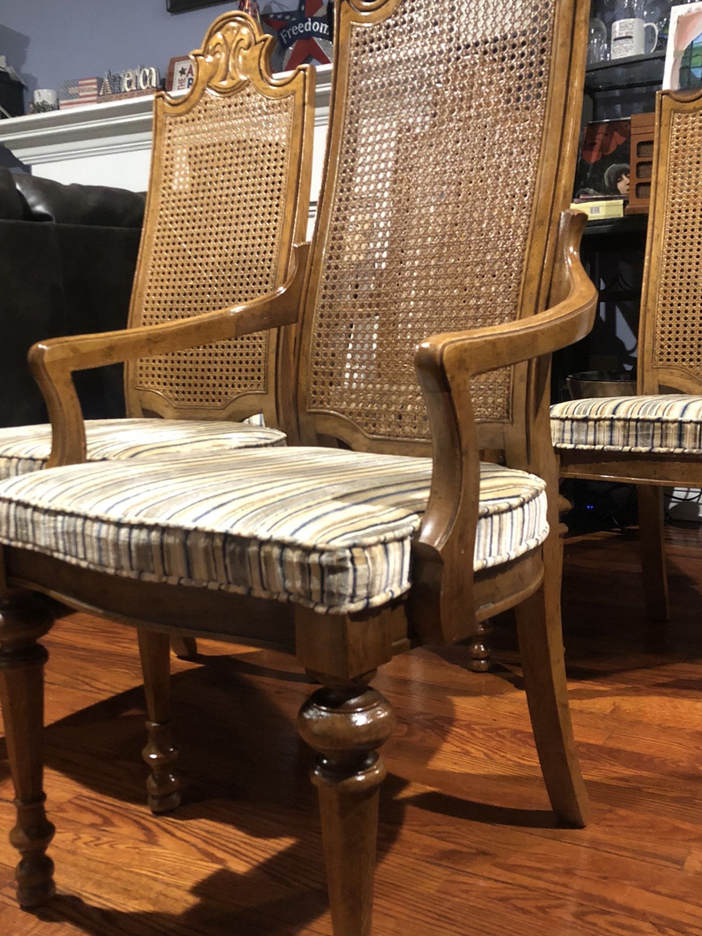 DREXEL HERITAGE. Vintage Set of Four Cane Back Dining Chairs. Delivery available🚚.