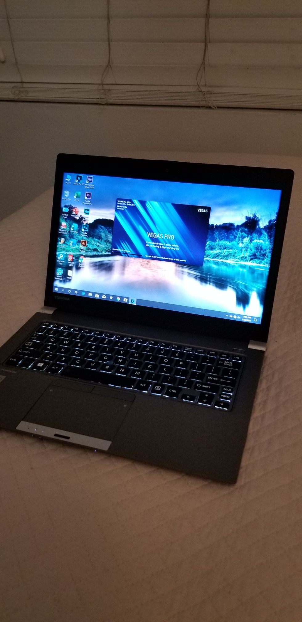 Laptop toshiba i5 / 5ta generation/ super fast laptop / good condition/ lot programs full/ windows 10 pro / 🛡⌨📷💻🔋✌