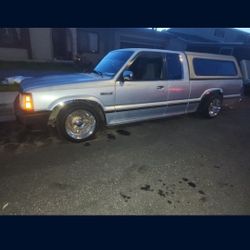 1991 Mazda B2600i Automatic Lowrider 