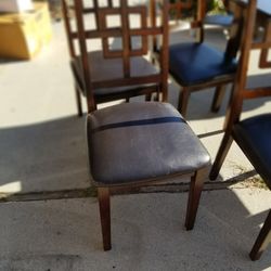 Furniture~kitchen Table 4 Cushioned Chairs