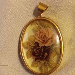 Vintage Pendant Gold Tone Oval W Roses
