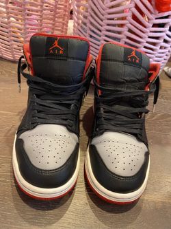 Jordan 1 Mid Bred Shadow