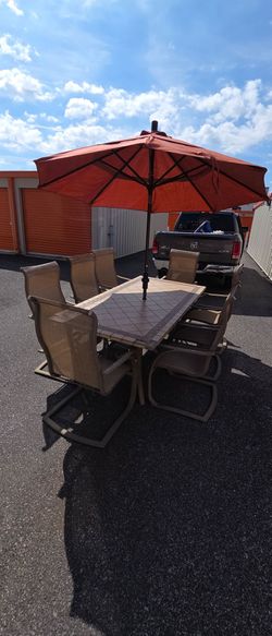 Outdoor Patio Dining Set with Umbrella