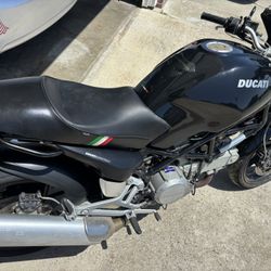 2005 Ducati 620 monster