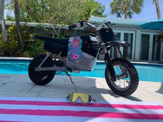 Used Razor Dirt Rocket