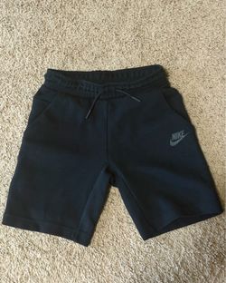 Boys’ Nike Tech Large (L) Shorts