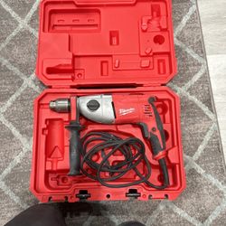 Milwaukee 1/2  Hammer Drill
