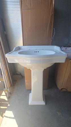 Key West 24" Vitreous China Pedestal Sink with Porcelain Base and 3 Faucet Holes at 8" Centers