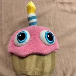 Cupcake Carl Fnaf plushie 
