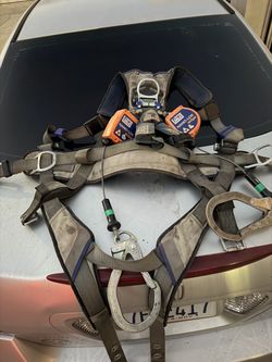 Harness with nano locks
