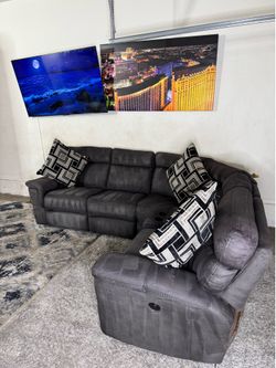 * Like New * Ashley furniture electric  Reclining sectional sofa ( Free Delivery )