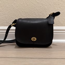 Navy Coach Flap Bag Style No K8 Z-9965 Crossbody Strap Legacy Vintage Excellent Cond