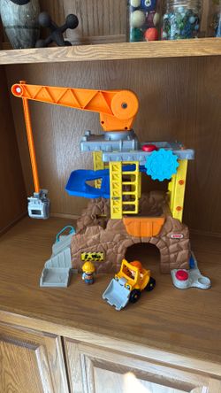 Little people construction site