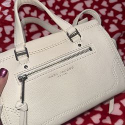 Marc Jacob’s Small leather satchel purse 