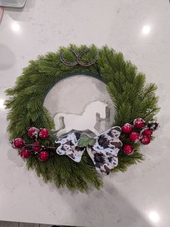 Wreath with Horse and Bow