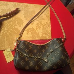 LOUIS VUITTON MONOGRAM CLUTCH W/CROSSBODY STRAP