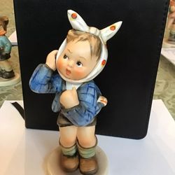Vintage 1951 Hummel “Boy With Toothache” Figurine Sculpture 