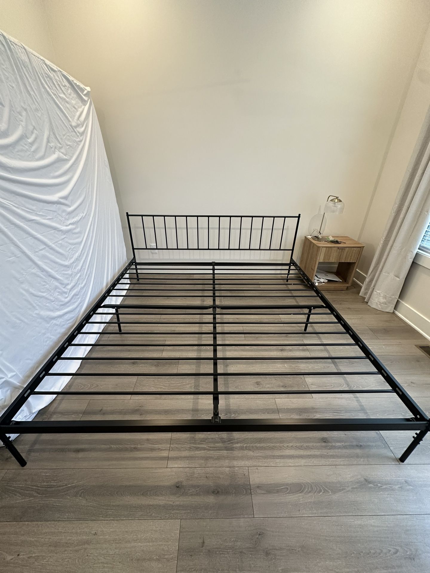 King Metal Bed Frame
