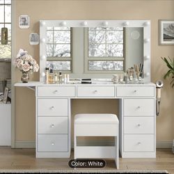 White Makeup Vanity Desk With Mirror 