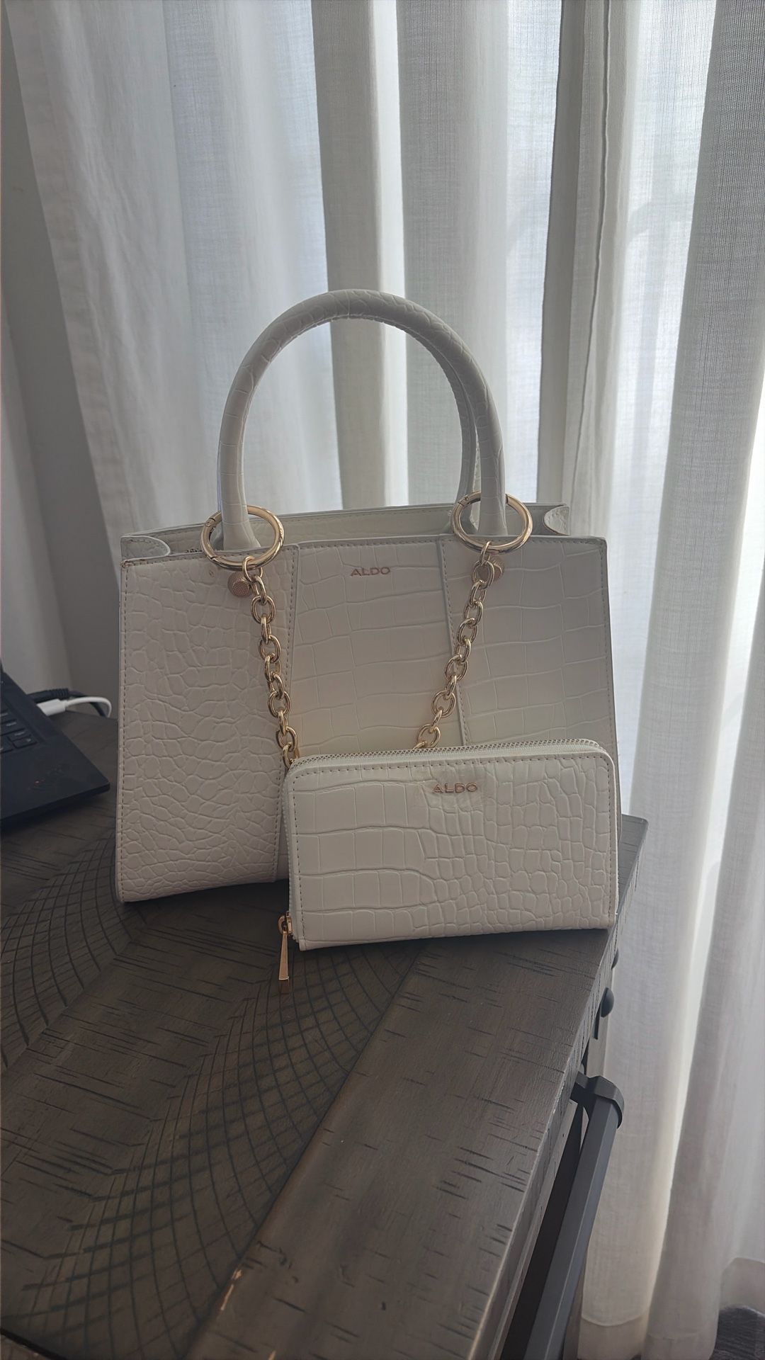 Aldo White Handbag And Wallet