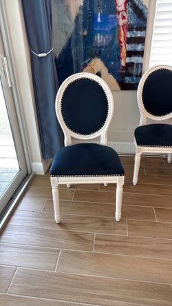 6 dinning chairs from Safavieh