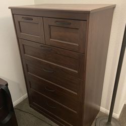 6-drawer chest dresser, brown, 32 1/4x49 5/8 "