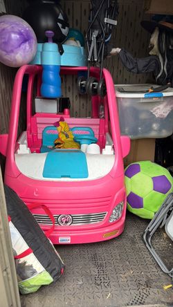 Barbie camper like new