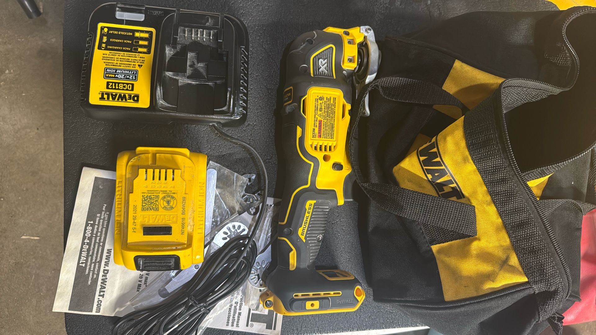  Dewalt brushless 3-speed oscillating multi-tool kit.
