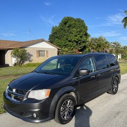 2017 DODGE GRAND CARAVAN SXT CLEAN TITLE EXCELLENT