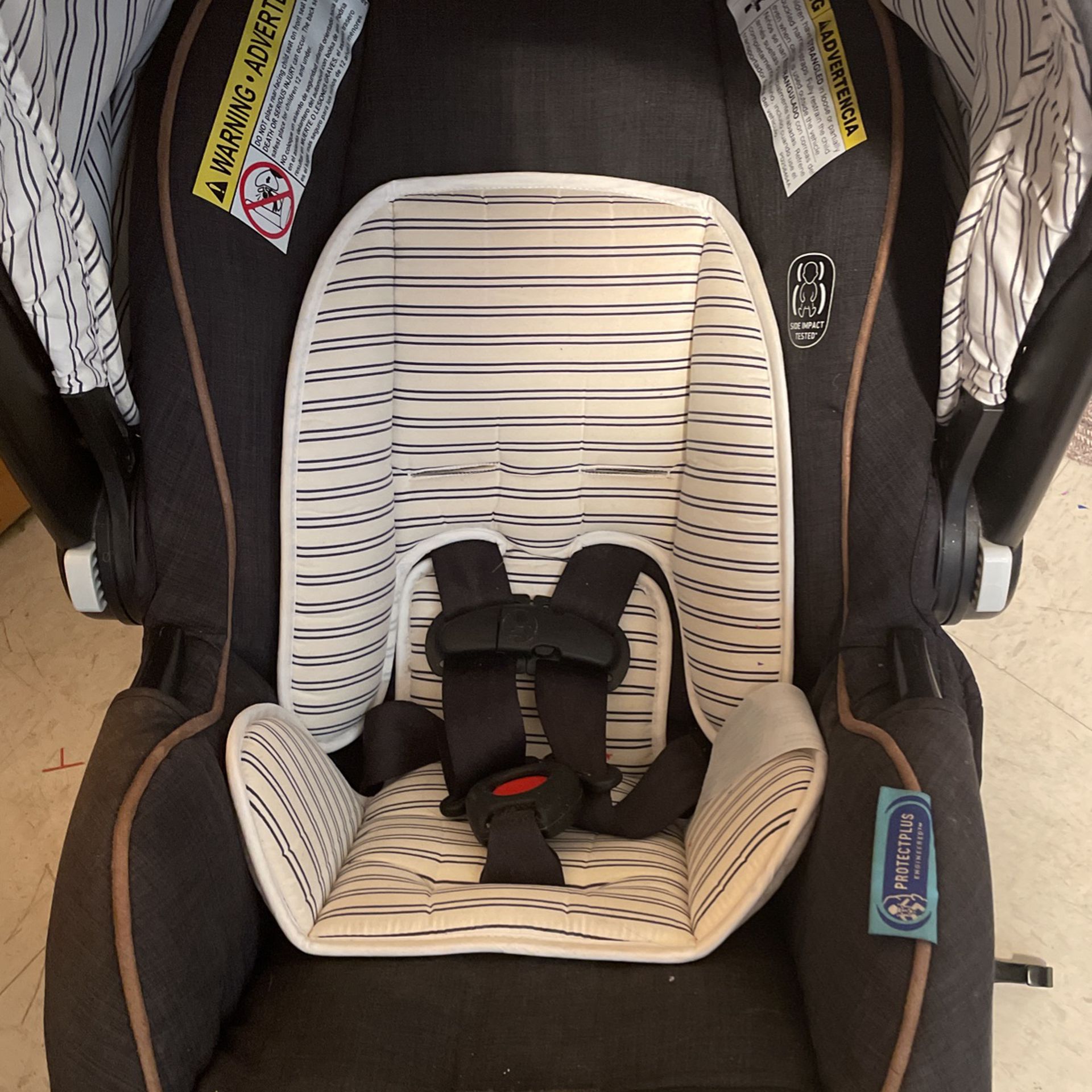 Graco Car seat With base 