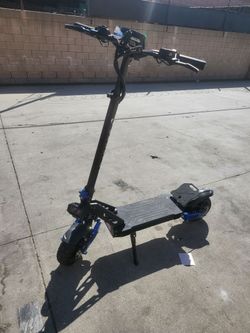 RD2 Electric Scooter Adult Off-Road 3600W Motor 45MPH Max Speed 50Miles Range 10.5 inch All-Terrain Tires with App