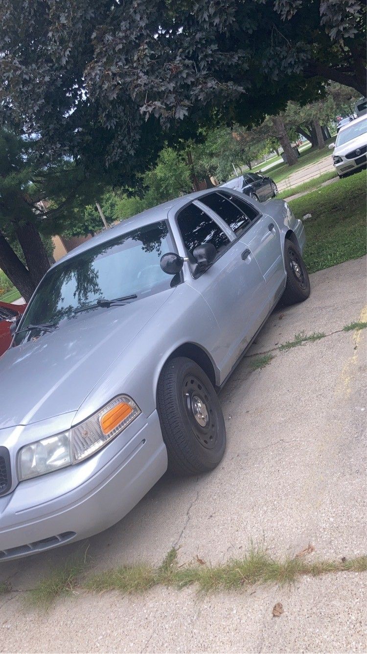2004 Ford Crown Victoria