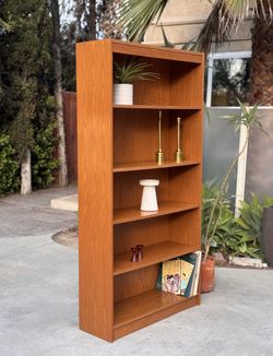 Danish Modern Mid Century Vintage Bookcase – Made in Yugoslavia (FREE DELIVERY 🚚)