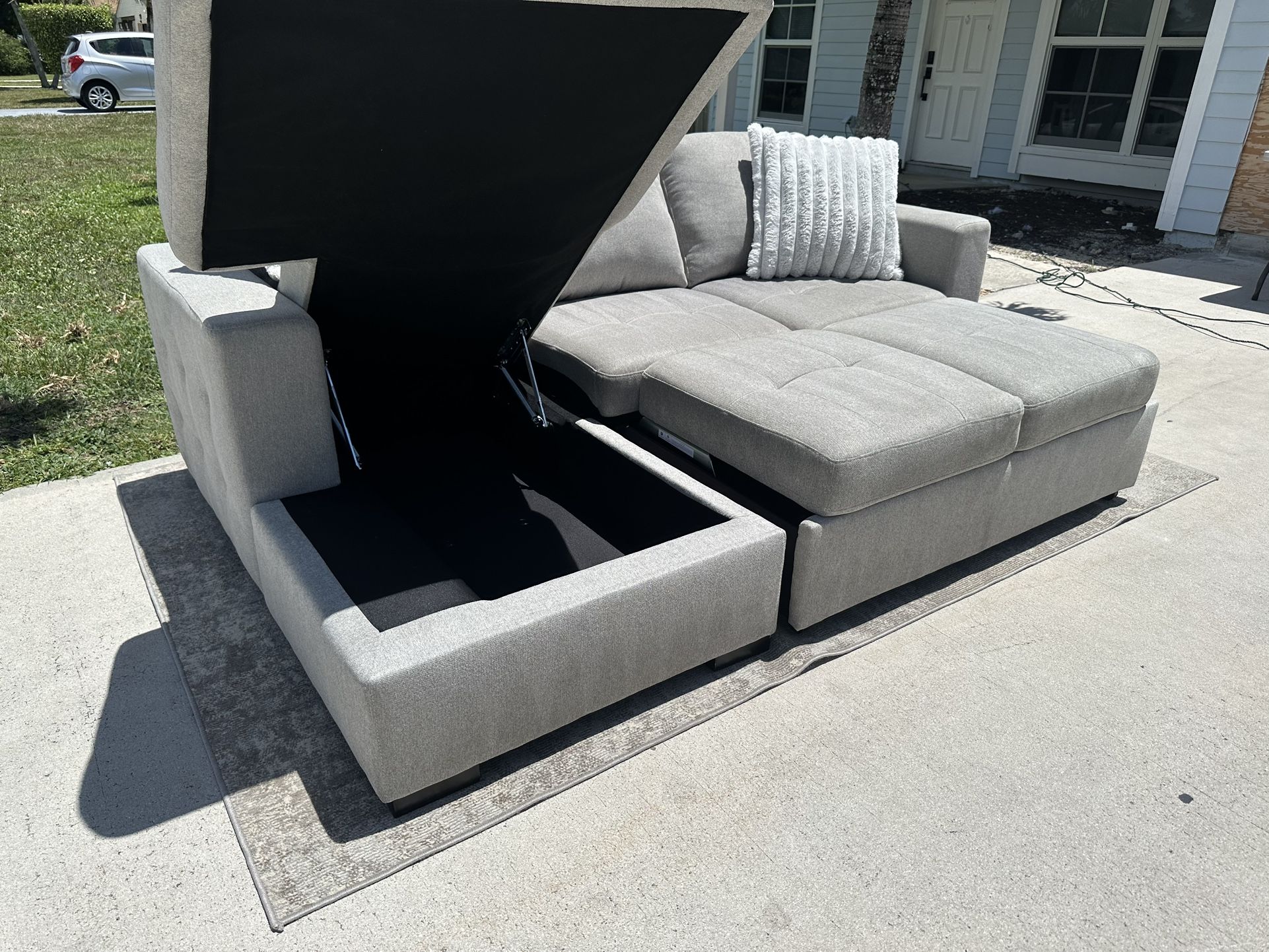 Grey Sleeper Sectional Free Delivery 🛻
