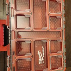 MILWAUKEE PACKOUT NEW/ NUEVA 