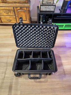 Hard Top Camera/Video Storage Transport case on wheels