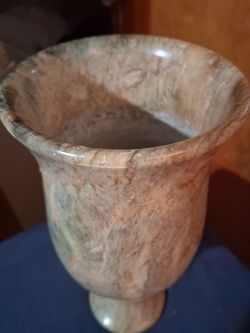 Vintage onyx vase 10"