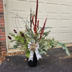 Christmas Outdoor Arrangements 