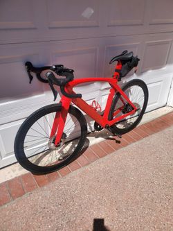 Trek Madone SL 6 Road Bike OCLV Carbon Frame with isospeed top tube - 54cm. Viper Red.
