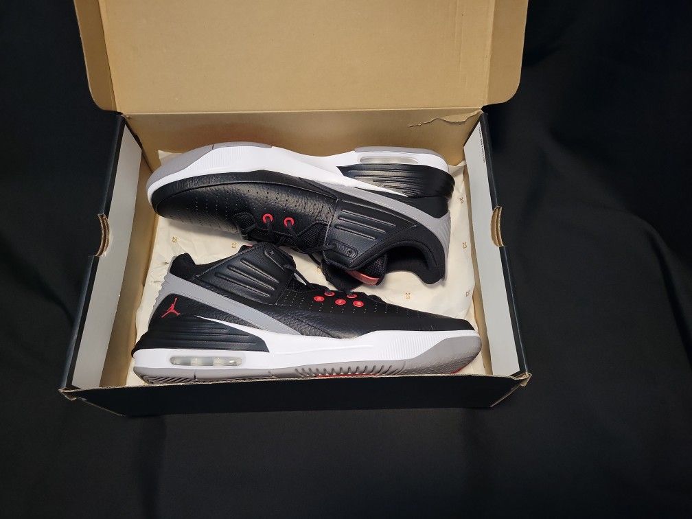 Nike Jordan Max Aura 5 (DZ4353-061) Men's Size 13 - Black/University Red-White - New