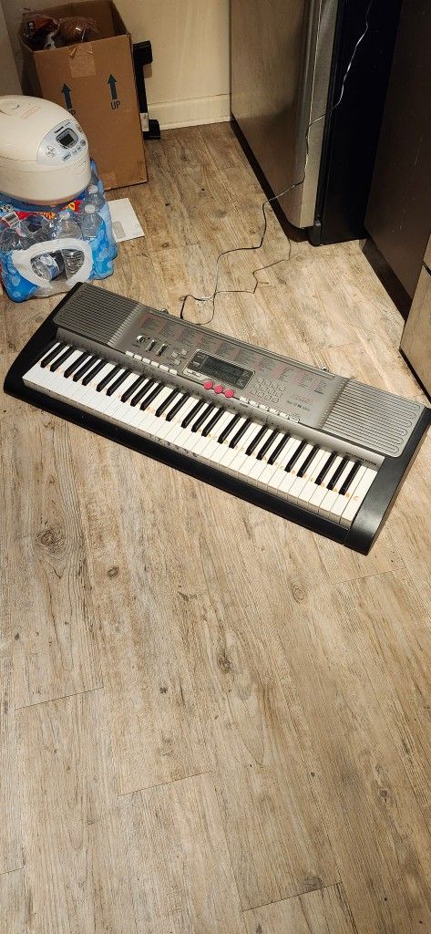 Casio LK-230 61 Key Lighted Piano Keyboard