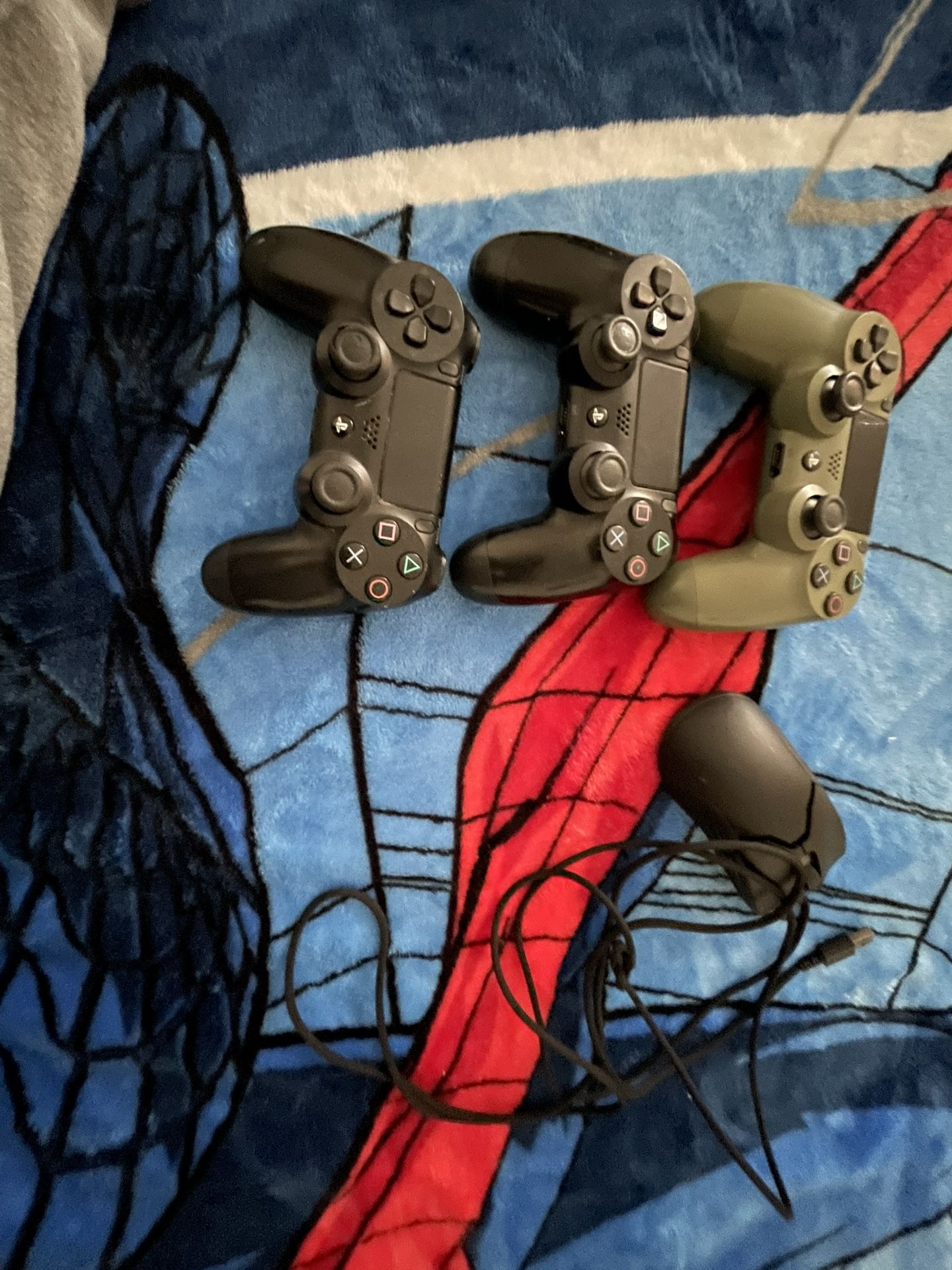 PS4 Controllers/ Mouse