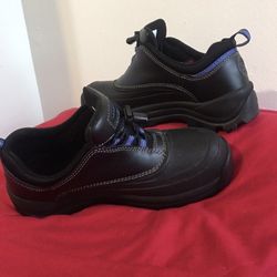 Land’s End Waterproof shoes size 6 M ,7.5W