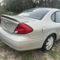 2003 Ford Taurus