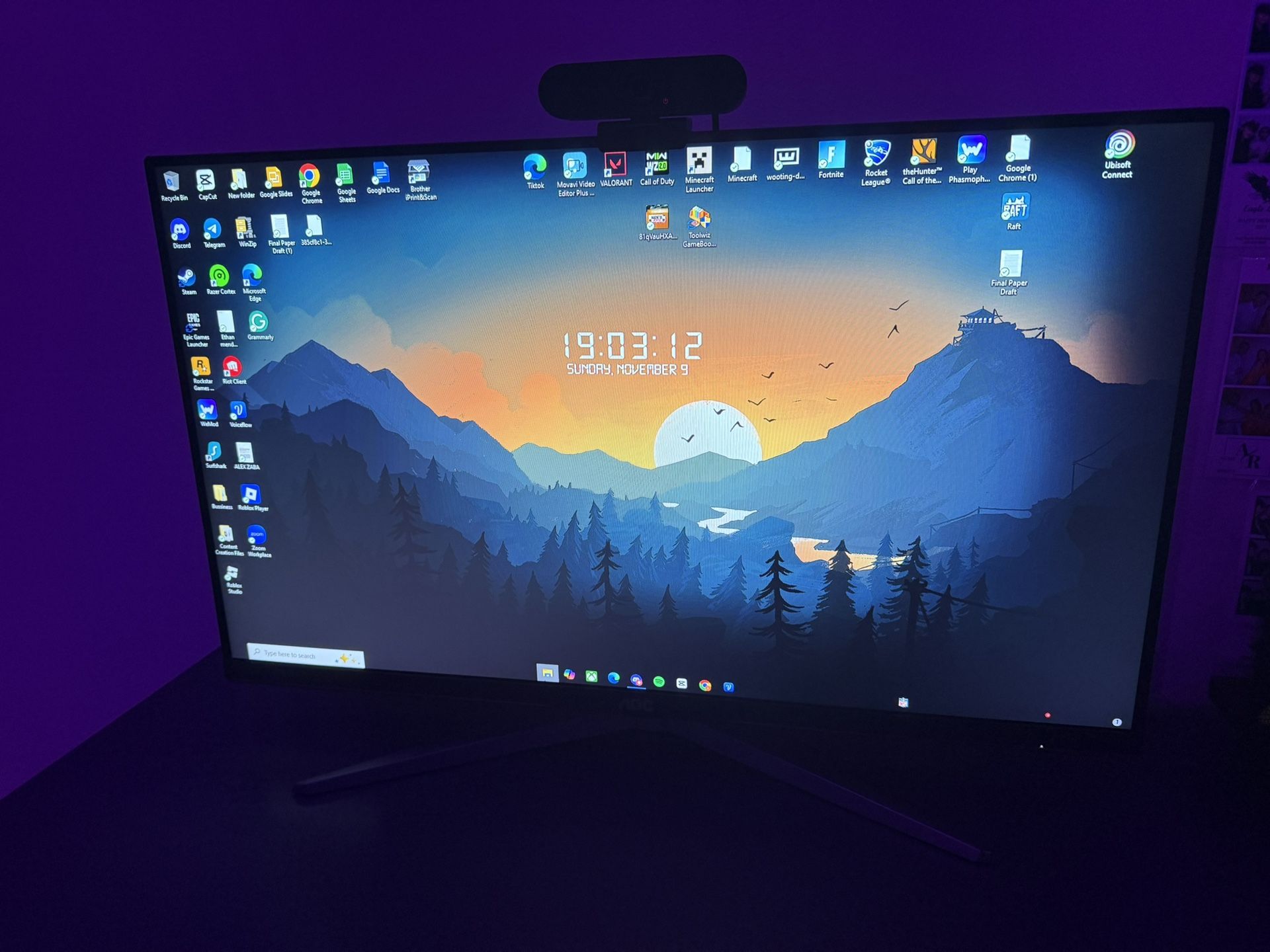 DESKTOP SETUP BUNDLE ( PC, MONITOR, 4 KEYBOARDS, 2 MOUSES, HEADPHONES, WEDCAM ) SPECS LOCATED IN PHOTOS